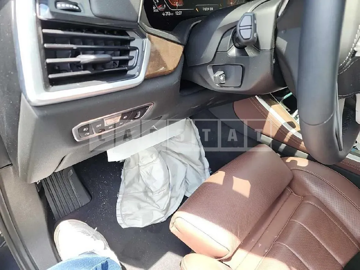 Photo 2 of 33: 2020 BMW X5 xDrive30d Xline, VIN WBACV6105L9B45180 — Korean insurance auction