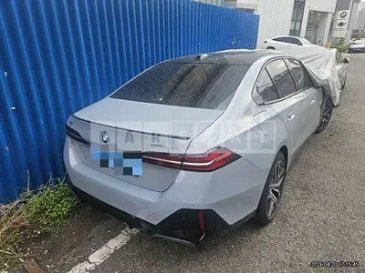 Photo 1 of 40: 2023 BMW i5 eDrive40 — Korean insurance auction