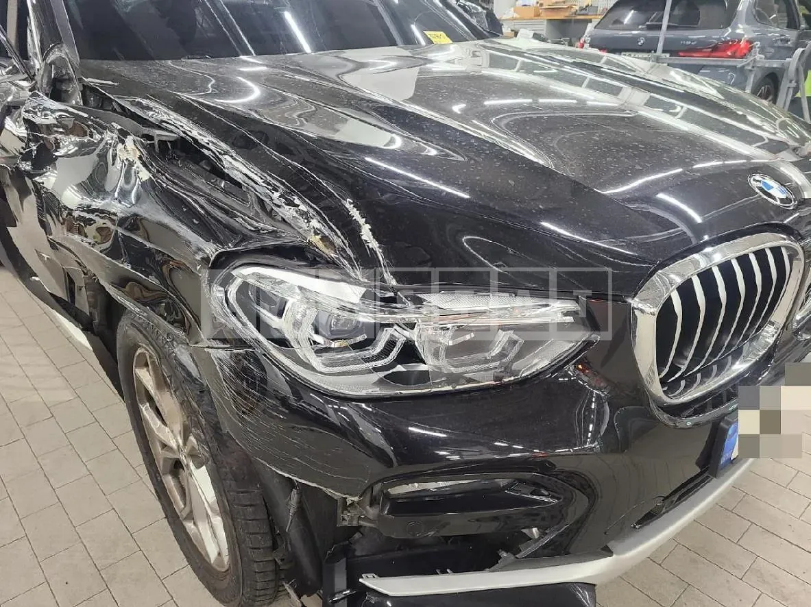 Photo 2 of 21: 2020 BMW X4 xDrive20i Xline, VIN WBA2V9101L9D16293 — Korean insurance auction
