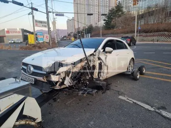 Photo 2 of 13: 2020 Mercedes-Benz A220, VIN WDD3F4EBXLJ156953 — Korean insurance auction