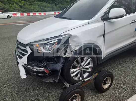 Photo 2 of 9: 2018 Hyundai Santa Fe — Korean insurance auction