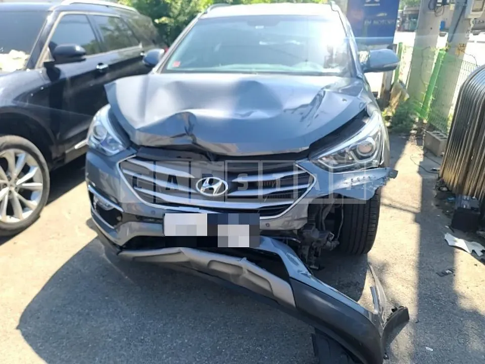 Photo 2 of 26: 2017 Hyundai Santa Fe 2.0 (2WD) — Korean insurance auction