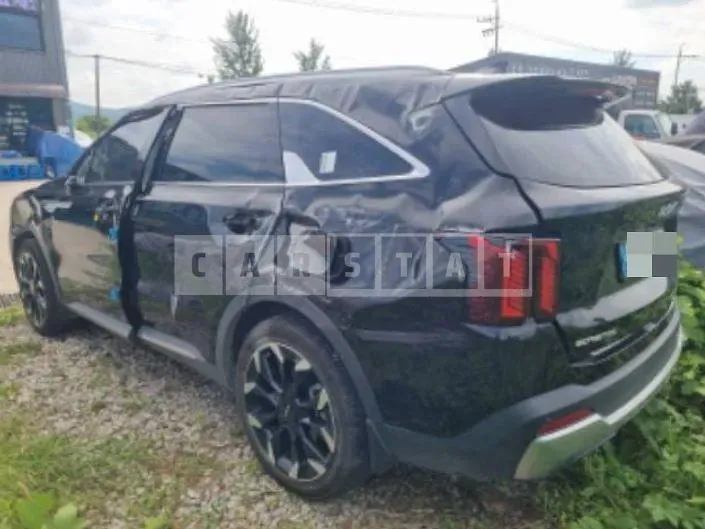 Photo 2 of 9: 2023 Kia Sorento — Korean insurance auction