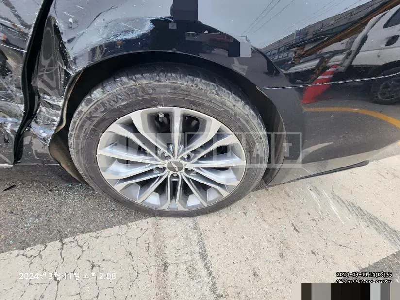 Photo 2 of 28: 2016 Genesis 3.3 — Korean insurance auction