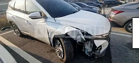 Photo 2 of 34: 2021 Hyundai Tucson, VIN KMHJE811BMU030661 — Korean insurance auction