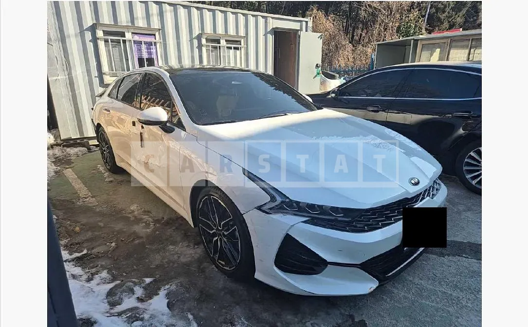 Photo 2 of 33: 2020 Kia K5 — Korean insurance auction