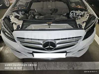 Photo 1 of 32: 2018 Mercedes-Benz C 220d — Korean insurance auction