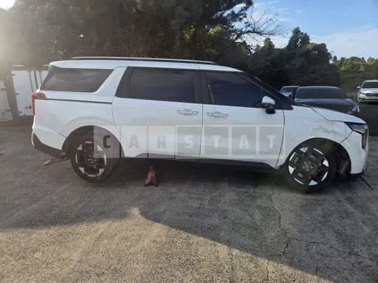 Photo 2 of 26: 2025 Kia Carnival, VIN KNANB81BBSS495497 — Korean insurance auction