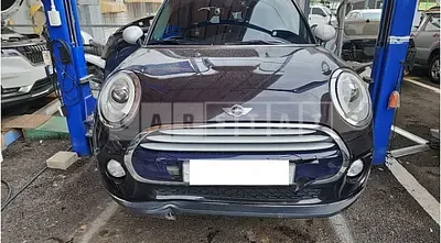 Photo 1 of 34: 2015 MINI Cooper D Five-Door, VIN WMWXT3106F2B75565 — Korean insurance auction