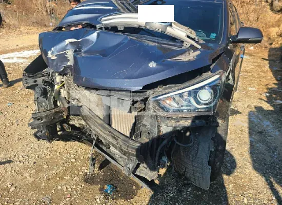 Photo 2 of 5: 2018 Hyundai Santa Fe, VIN KMHSW81UBJU788875 — Korean insurance auction