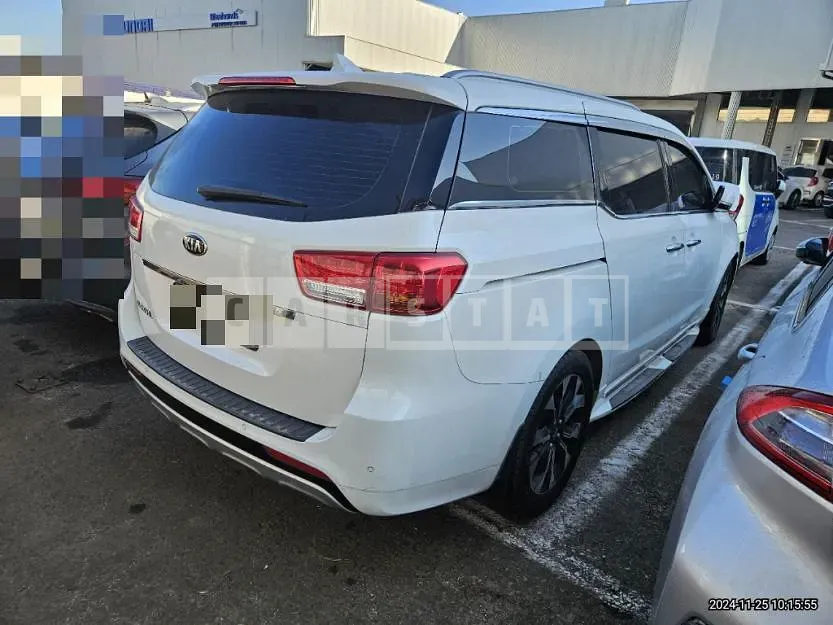 Photo 2 of 12: 2016 Kia Carnival 2.2 — Korean insurance auction