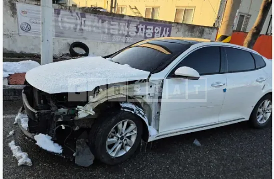 Photo 2 of 16: 2018 Kia K5 — Korean insurance auction