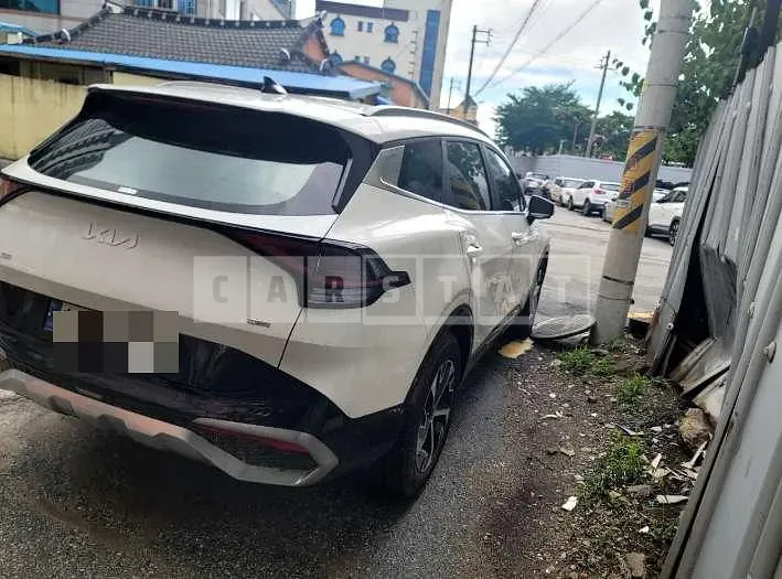 Photo 2 of 29: 2023 Kia Sportage Hybrid — Korean insurance auction