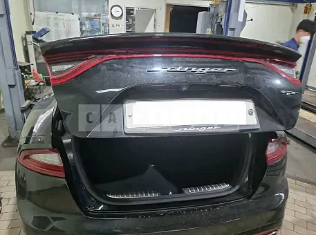 Photo 2 of 18: 2019 Kia Stinger, VIN KNAE751CBKS055827 — Korean insurance auction
