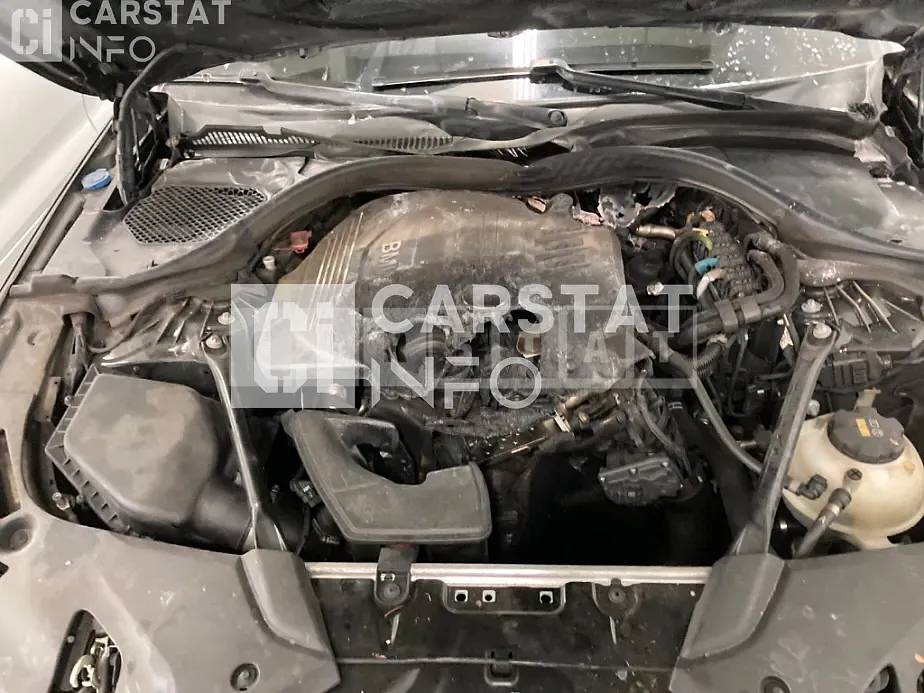 Photo 2 of 7: 2017 BMW 520d xDrive — Korean insurance auction