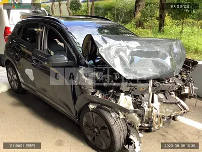 Photo 1 of 28: 2019 Hyundai Kona Electric, VIN KMHK381GFKU024040 — Korean insurance auction
