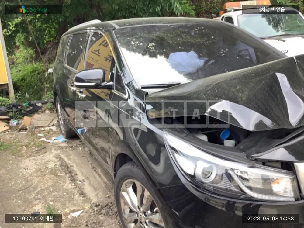 Photo 2 of 14: 2017 Kia Carnival, VIN KNAME81ABHS314372 — Korean insurance auction
