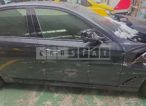 Photo 2 of 9: 2022 BMW 520i, VIN WBA11BH04NCH68233 — Korean insurance auction