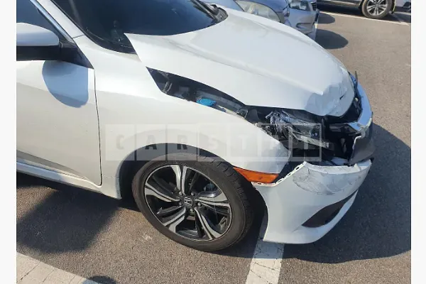 Photo 2 of 14: 2017 Honda Civic 4d, VIN 19XFC2670HE300013 — Korean insurance auction