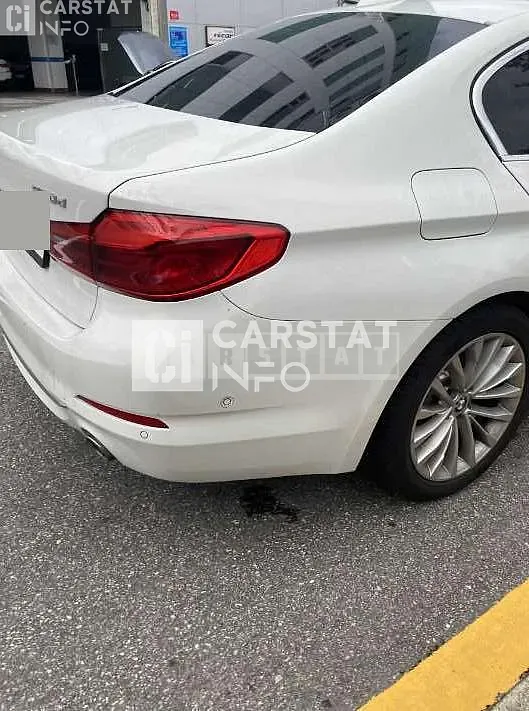 Photo 2 of 36: 2018 BMW Calm 520d — Korean insurance auction