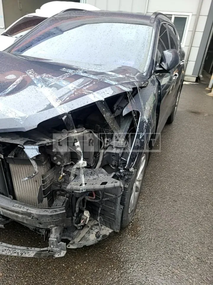 Photo 2 of 12: 2016 Hyundai Santa Fe, VIN KMHSW81UBGU574133 — Korean insurance auction