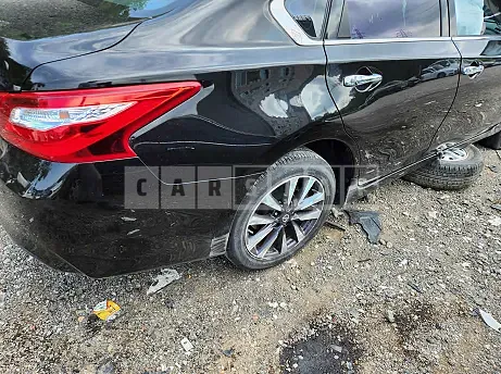 Photo 2 of 38: 2017 Nissan Altima 2.5 — Korean insurance auction