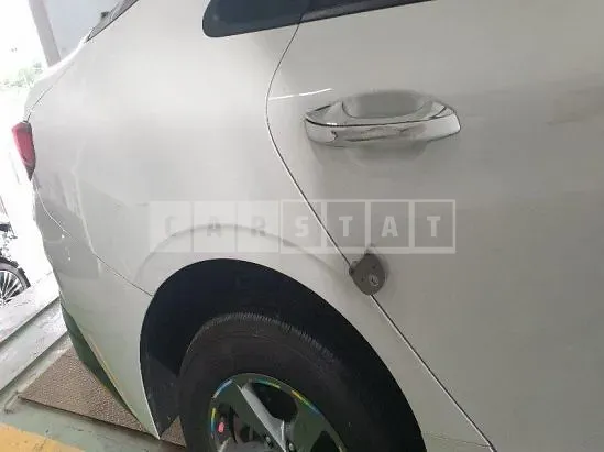 Photo 2 of 27: 2022 Kia K5 — Korean insurance auction