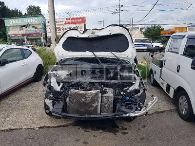 Photo 1 of 17: 2021 Kia Carnival — Korean insurance auction
