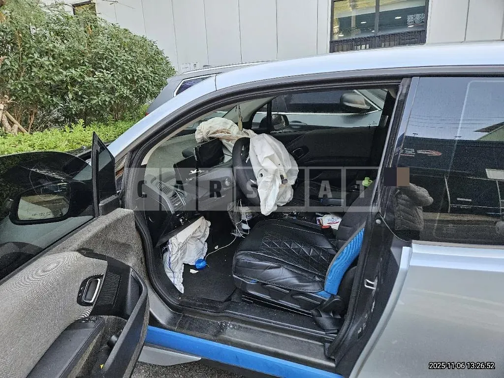 Photo 2 of 27: 2016 BMW i3 — Korean insurance auction