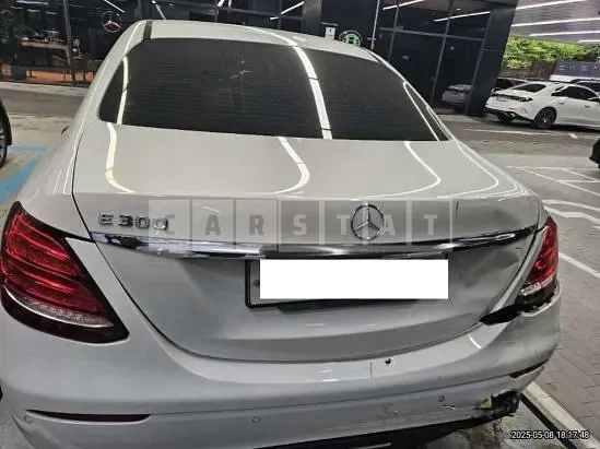 Photo 2 of 33: 2019 Mercedes-Benz E300 — Korean insurance auction