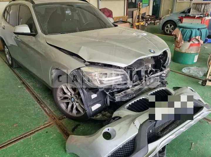 Photo 2 of 6: 2015 BMW X1 xDrive20d, VIN WBAVP9107FVV49496 — Korean insurance auction
