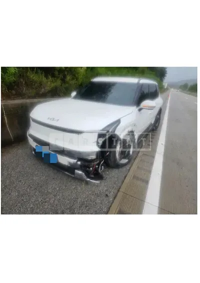 Photo 1 of 5: 2023 Kia EV9 4WD — Korean insurance auction