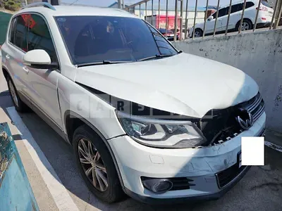 Photo 1 of 17: 2015 Volkswagen Tiguan 2.0 TDI Blue Motion, VIN WVGZZZ5NZFW565667 — Korean insurance auction