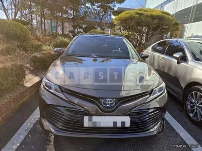 Photo 1 of 11: 2020 Toyota Camry Hybrid LE — Korean insurance auction