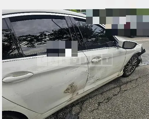 Photo 2 of 7: 2020 BMW 520i Luxury — Korean insurance auction