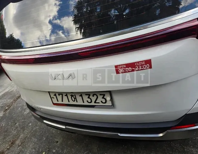 Photo 2 of 23: 2024 Kia Carnival — Korean insurance auction