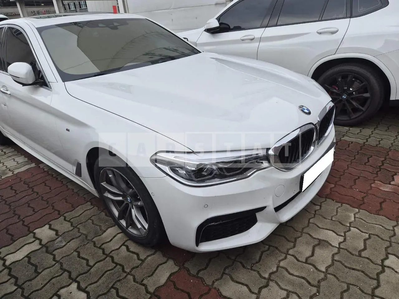 Photo 2 of 33: 2018 BMW 520d xDrive, VIN WBAJC5103JWB85683 — Korean insurance auction