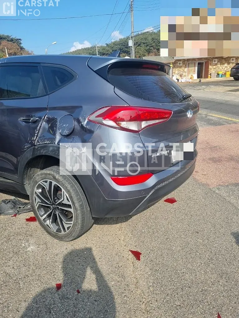 Photo 2 of 5: 2015 Hyundai Tucson 1.7 — Korean insurance auction