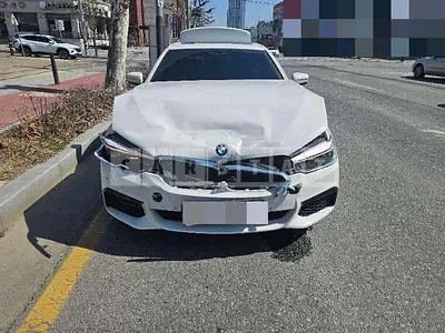 Photo 1 of 15: 2017 BMW 520d, VIN WBAJC3108HG991878 — Korean insurance auction