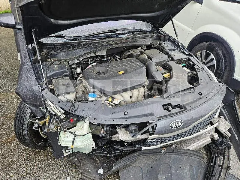 Photo 2 of 18: 2017 Kia K5, VIN KNAGT416BJA214404 — Korean insurance auction