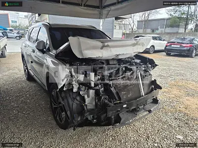 Photo 1 of 27: 2019 Hyundai Santa Fe, VIN KMHS381ABKU169391 — Korean insurance auction