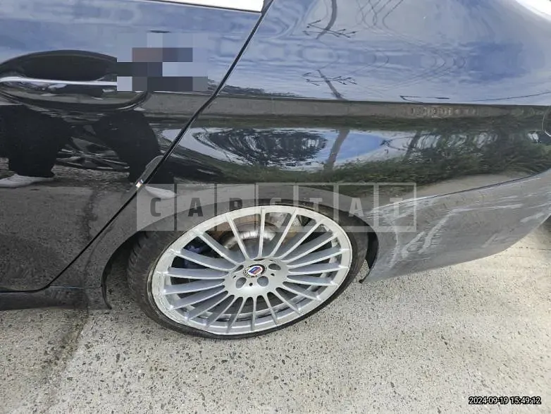 Photo 2 of 25: 2021 BMW 520i — Korean insurance auction