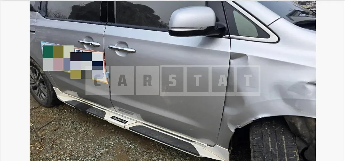 Photo 2 of 9: 2019 Kia Carnivals — Korean insurance auction