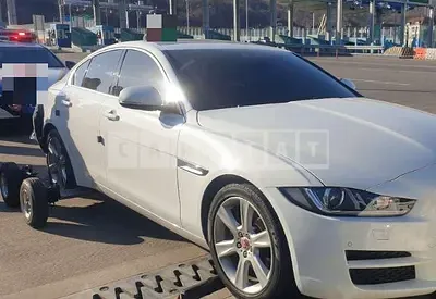 Photo 1 of 20: 2018 Jaguar XE 20d, VIN SAJAB4BX5JCP18417 — Korean insurance auction