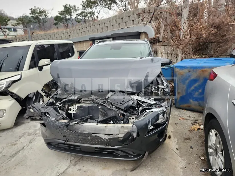 Photo 2 of 19: 2019 Hyundai Kona Electric, VIN KMHK381GFKU060030 — Korean insurance auction