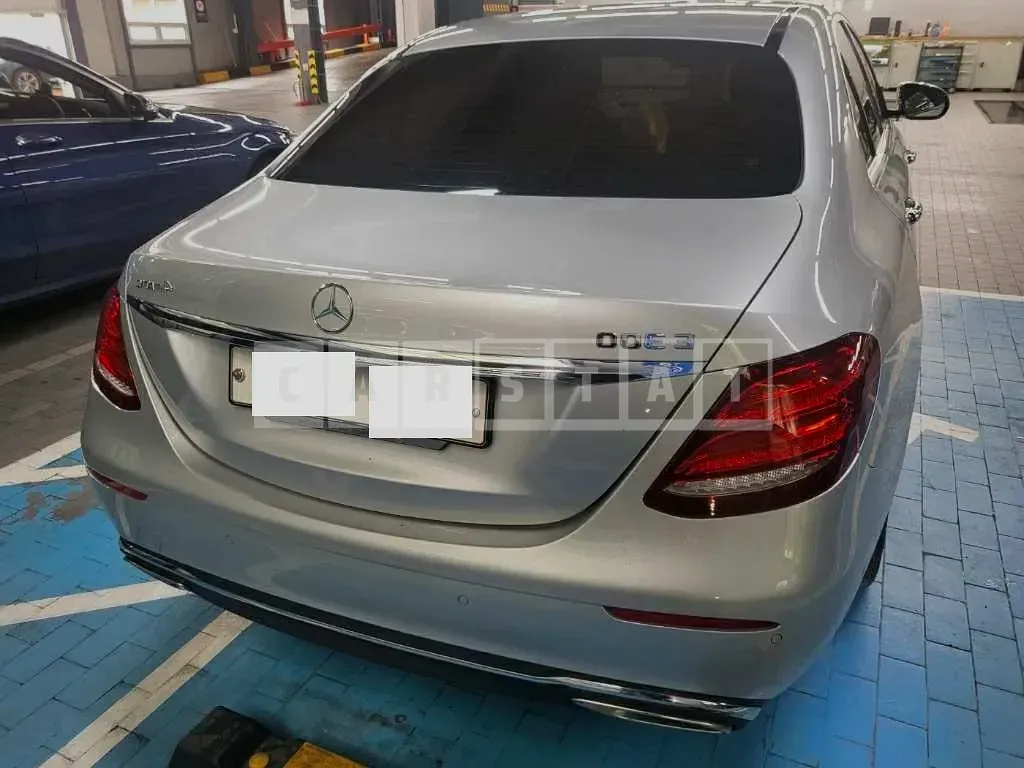 Photo 2 of 9: 2019 Mercedes-Benz E300, VIN WDDZF4JB6KA518310 — Korean insurance auction