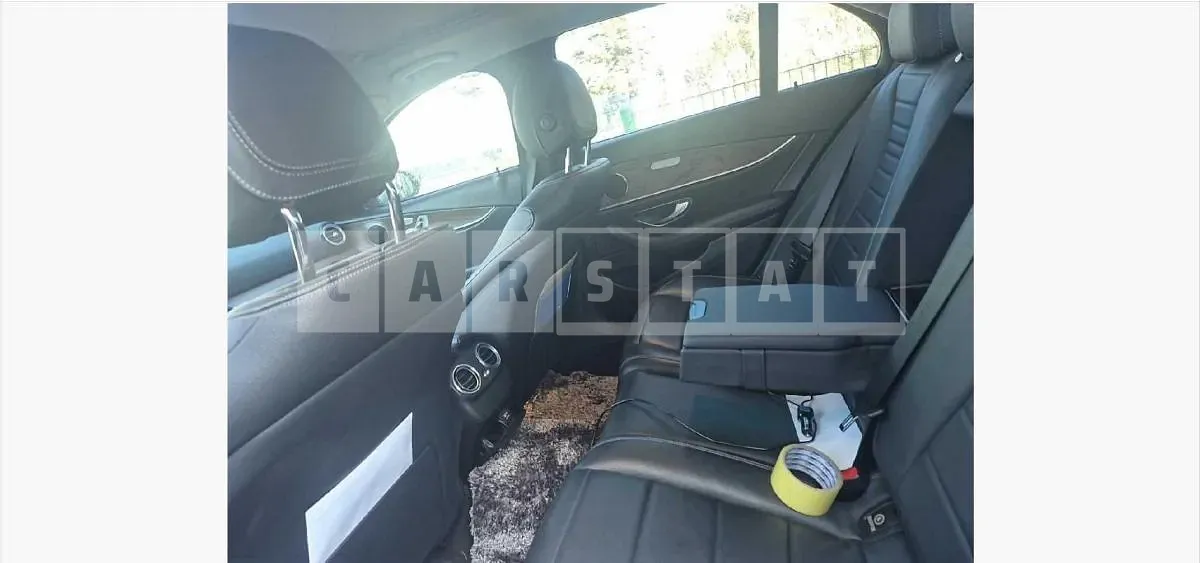 Photo 2 of 20: 2017 Mercedes-Benz E300 — Korean insurance auction