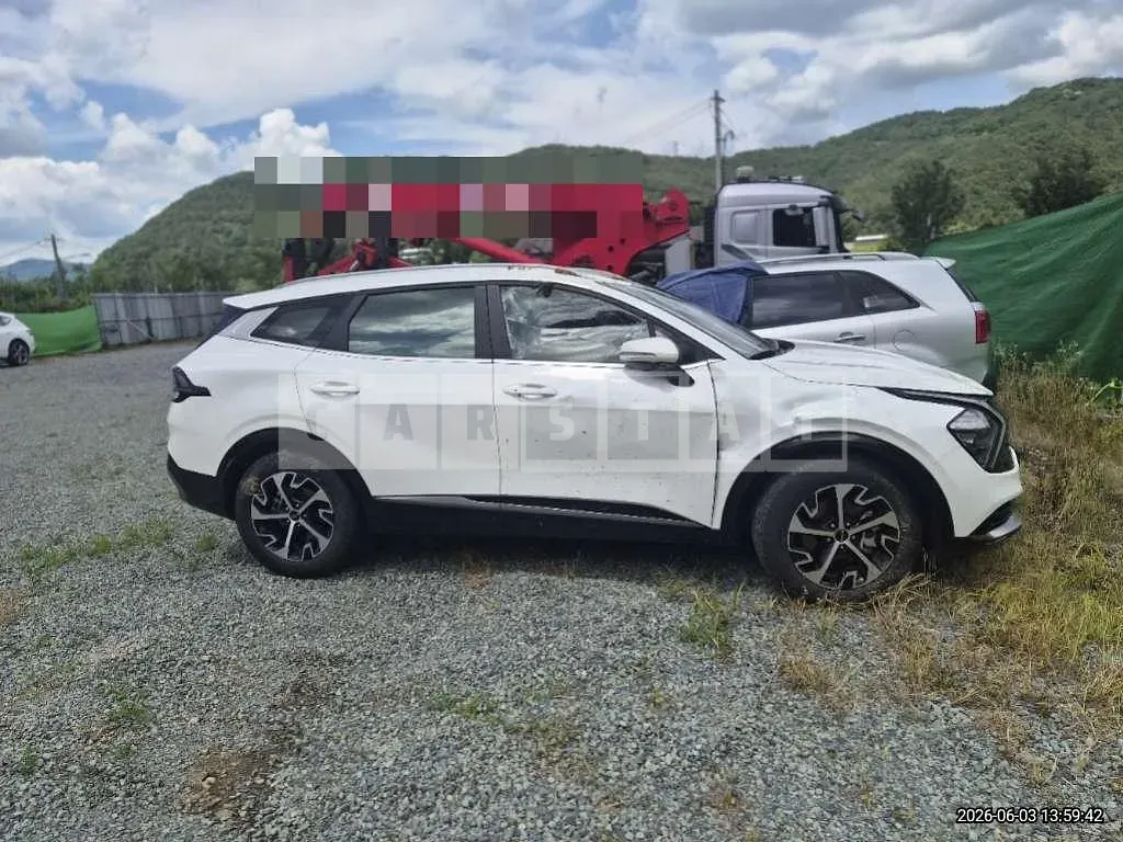 Photo 2 of 8: 2023 Kia Sportage Hybrid — Korean insurance auction