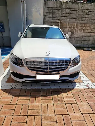 Photo 1 of 2: 2018 Mercedes-Benz E 300 4Matic, VIN WDDZF4KB2JA320045 — Korean insurance auction