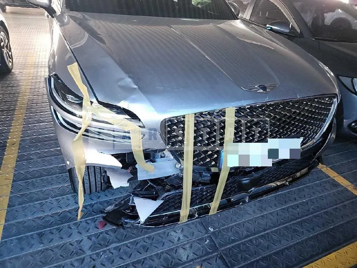 Photo 2 of 57: 2022 Genesis GV70 2.5T — Korean insurance auction